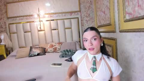 Veronica  online show from March 9, 5:06 pm