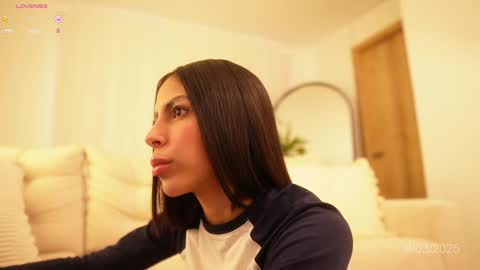 Snapshot of veronica_mendez1 chatting on March 8, 11:37 am Veronica online show from March 8, 11:37 am