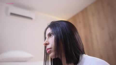 Veronica online show from December 1, 2:59 pm