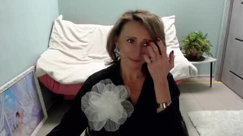 Helen online show from March 10, 8:39 am