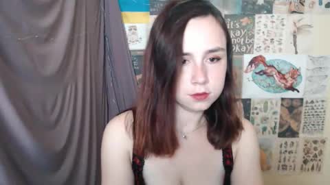 veryveryvery_shy online show from September 9, 5:40 am