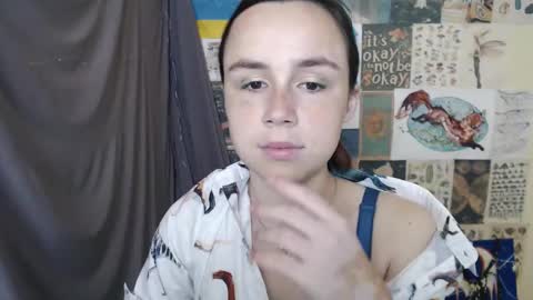 veryveryvery_shy online show from September 11, 5:52 am