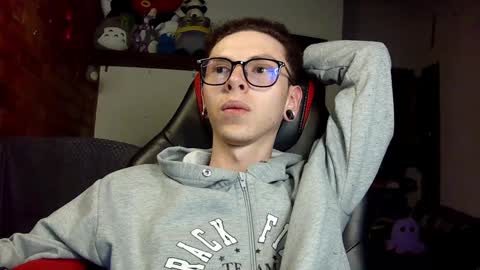 Vicent Brais online show from February 8, 1:43 am