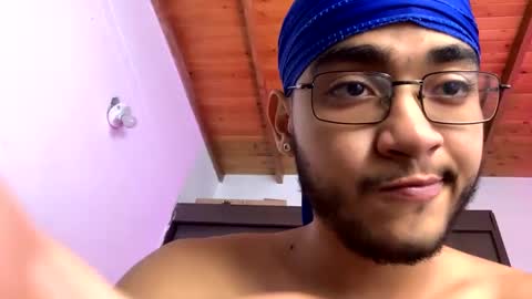 Vic online show from December 28, 12:47 am