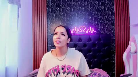 Snapshot of vichy_evans chatting on March 8, 7:42 pm Vichy  Everyday From 1400 to 2130 Col Time online show from March 8, 7:42 pm