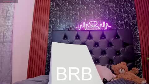Snapshot of vichy_evans chatting on December 19, 11:25 pm Vichy  Everyday From 1400 to 2130 Col Time online show from December 19, 11:25 pm