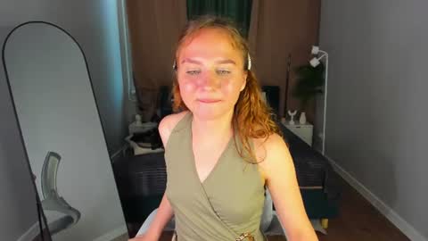 vicki_milles online show from June 17, 9:36 am