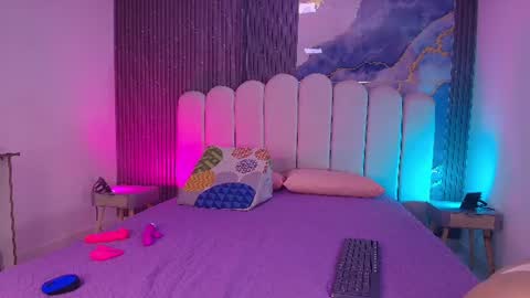 vicky online show from June 17, 11:59 am