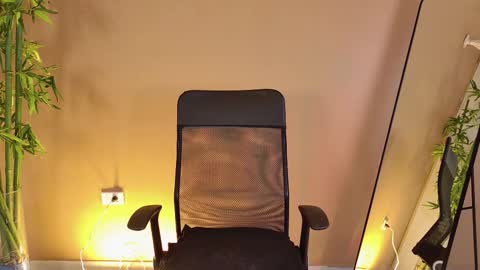 Amy online show from November 14, 6:43 pm