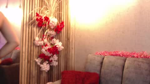 Vicky online show from April 14, 1:36 pm