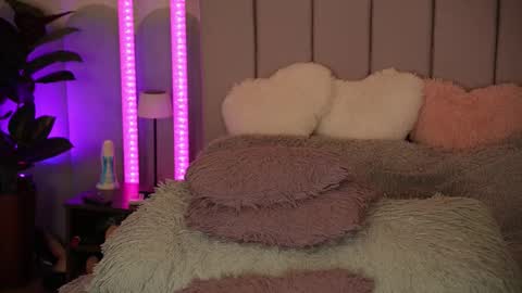 vickysecret96 online show from March 7, 6:41 pm