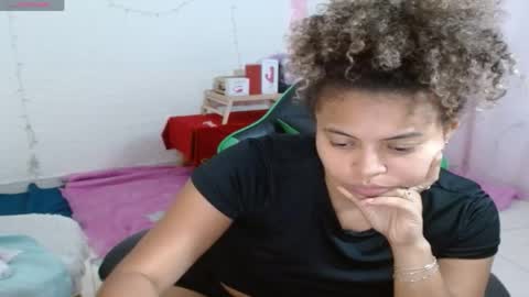 VICKY online show from April 18, 1:40 am