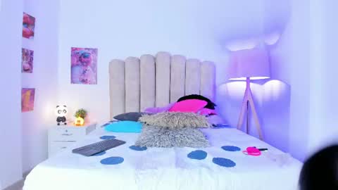victoria  online show from July 15, 3:12 am