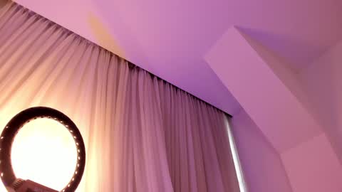 victoria  online show from February 1, 2:34 pm