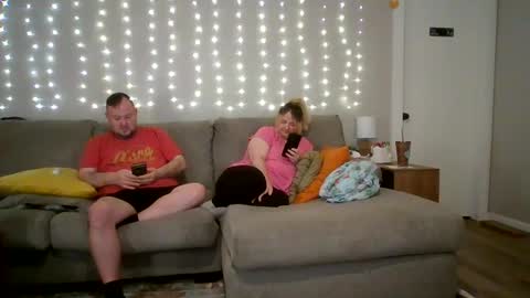 Victoria and Jesse online show from October 2, 4:22 am