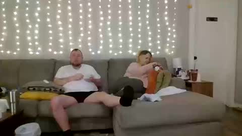 Victoria and Jesse online show from October 18, 4:11 pm