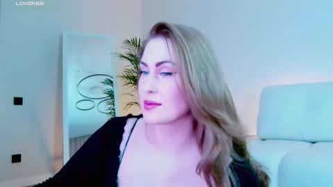 Miss V online show from December 21, 7:04 am