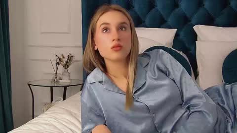 Victoria online show from November 12, 7:16 pm