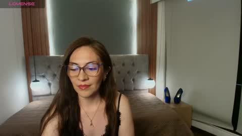 V I C T O R I A online show from July 17, 12:07 pm