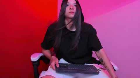 victoriazaenz online show from July 8, 3:43 am