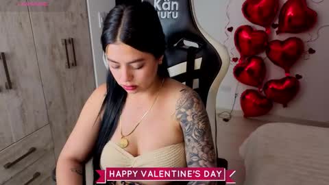 V  I C  T O R I A  online show from February 13, 11:30 pm