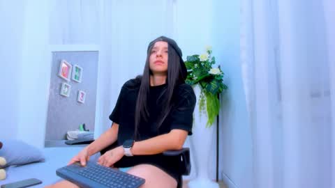 viictoriiasaenz online show from February 4, 6:50 am