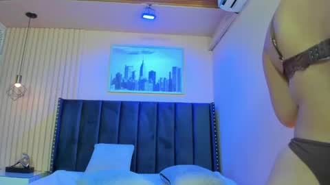 Viiolett online show from April 10, 8:35 pm