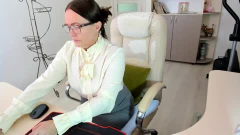 Ukrainian-woman online show from November 15, 9:55 am