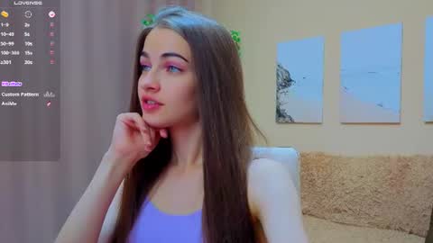 vikiberry online show from July 14, 10:09 am