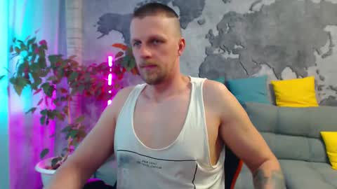 vikingchrisss online show from May 10, 10:43 am