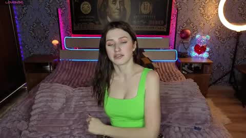 vikki and george online show from March 5, 10:54 pm