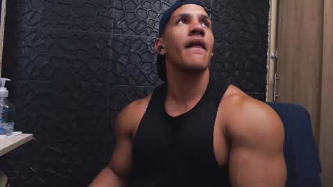 Viktor Herrera online show from November 8, 6:33 pm