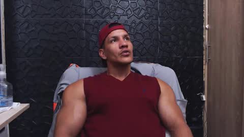 Viktor Herrera online show from October 17, 5:17 pm