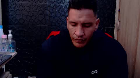 Viktor Herrera online show from February 2, 3:30 pm