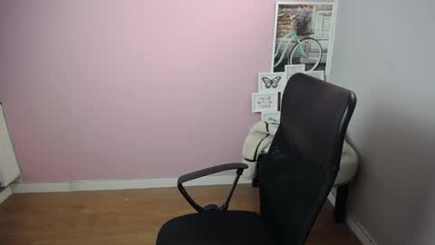 Snapshot of viktoria_lovely chatting on February 11, 12:47 pm viktoria_lovely online show from February 11, 12:47 pm