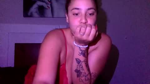 vikvixenn online show from June 29, 11:37 pm