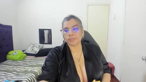 VIKY ADAMS online show from December 1, 1:53 pm