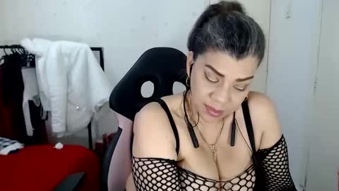 VIKY ADAMS online show from March 12, 2:30 am