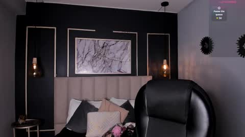 Victoria online show from November 23, 9:46 pm