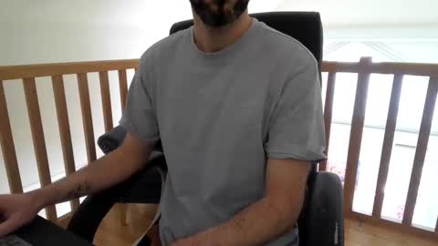 Snapshot of vince_du_80 chatting on October 30, 10:05 am Vince online show from October 30, 10:05 am