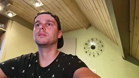 Vincent online show from March 7, 8:09 pm