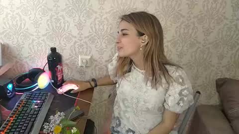 Mira online show from May 6, 4:13 pm