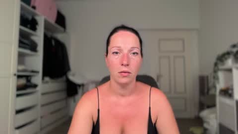 Vio online show from August 7, 10:41 pm