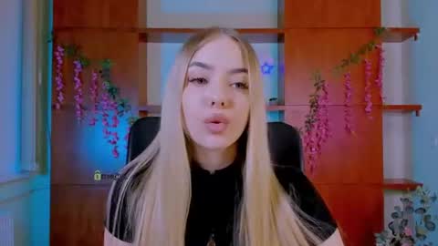 viola_sweet_ online show from June 20, 9:15 am