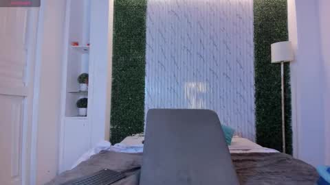 Violett  Everyday From 0530 to 1430 Col Time online show from September 10, 10:38 am