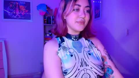 Snapshot of violeet_smile chatting on October 2, 6:56 am violet online show from October 2, 6:56 am