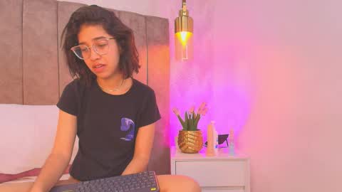 Violeta online show from December 20, 7:43 pm