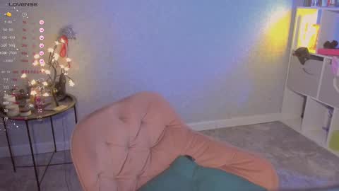 violet____h online show from March 11, 7:58 pm