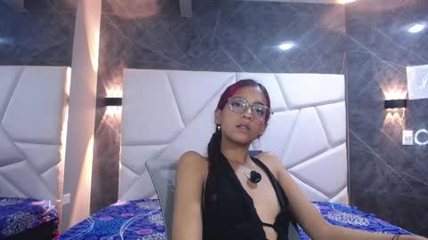 Violet online show from April 13, 2:43 pm