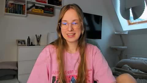 Violet online show from December 2, 11:41 am